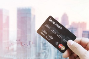 逾期一个月，捷信金融贷款记录是否会进入征信系统？